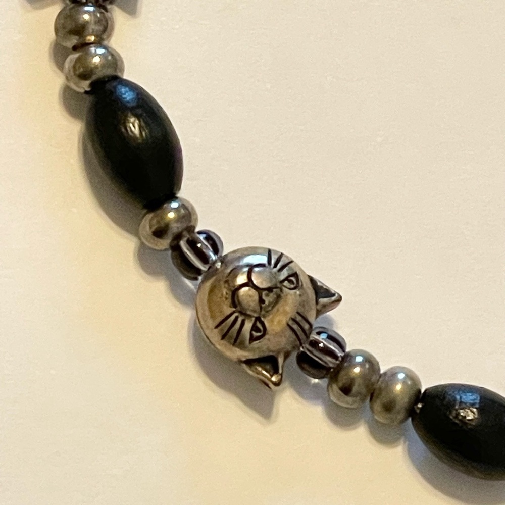 Cat bracelet - handcrafted, beaded. - Picture 7 of 8